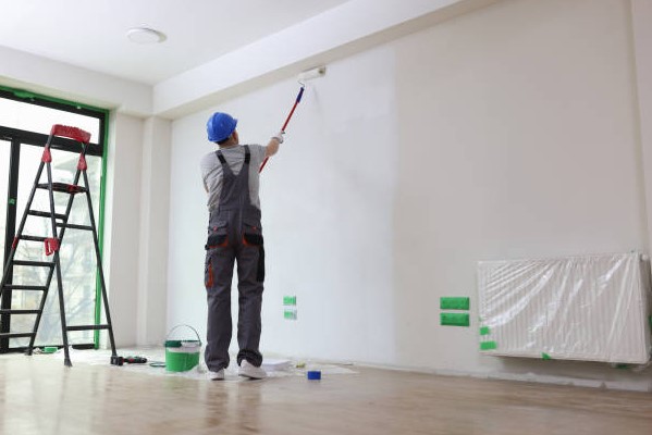 Pintor no Rio de Janeiro realizando pintura residencial
